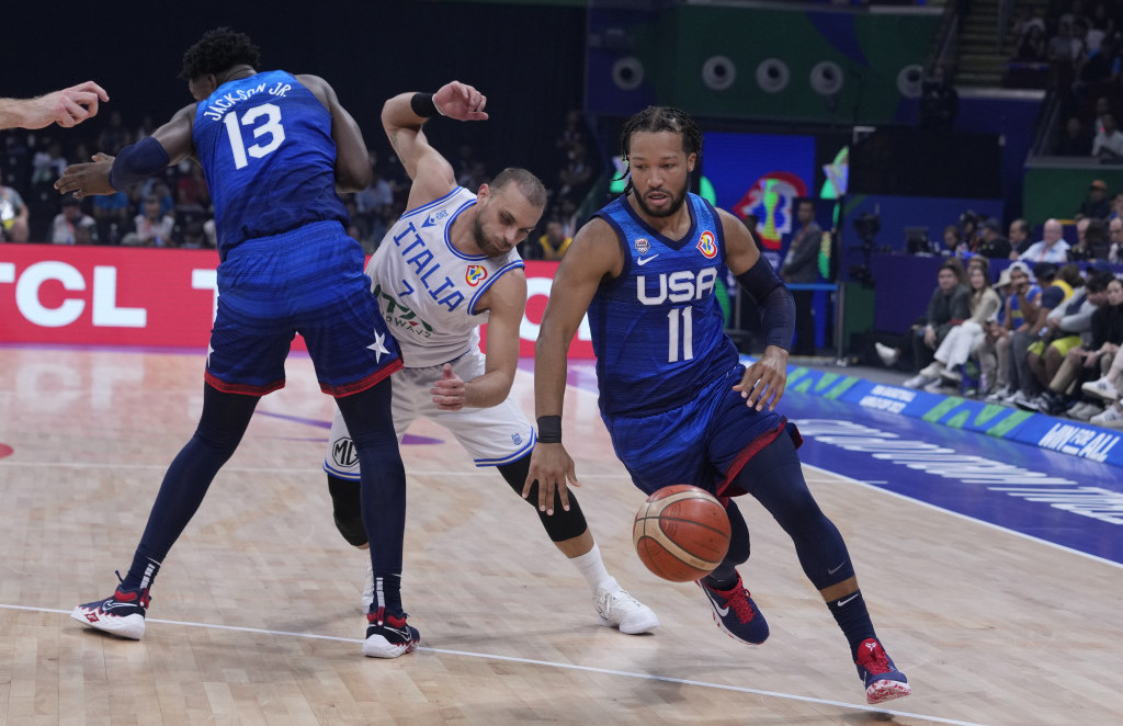 I giocatori di basket statunitensi hanno battuto in modo convincente l’Italia nei quarti di finale della Coppa del Mondo