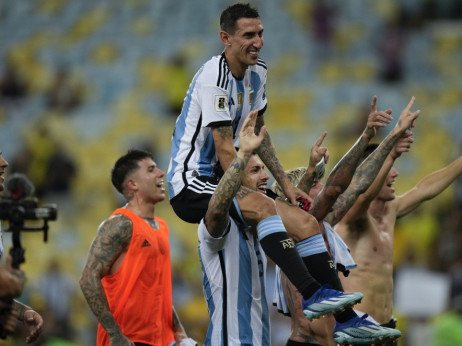 Argentina slavila u "krvavom" derbiju protiv Brazila i nanela mu treći poraz u nizu: Malo je nedostajalo da se meč ne odigra