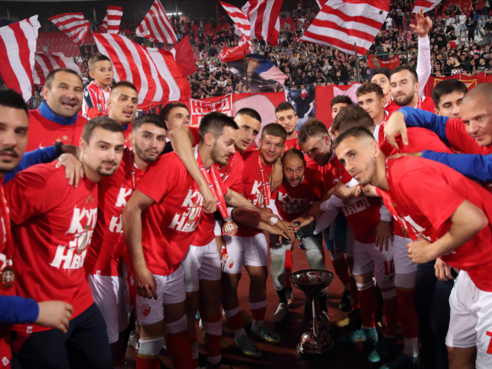 fudbaleri Crvene zvezde proslavljaju osvajanje Kupa Srbije 2023. godine