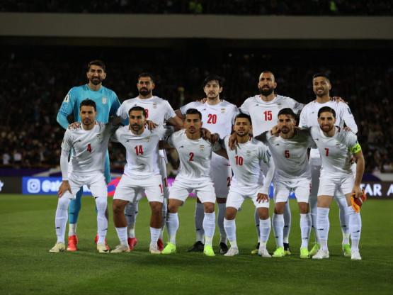 (VIDEO) Iranci nosili dečije školske rančeve, pred meč sa Nigerijom: Protest zbog ubistva odbojkašica