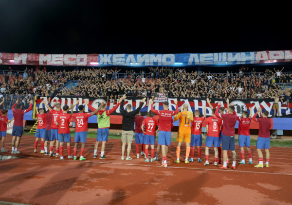 (FOTO) Banjalučani navijaju za "azure" protiv BiH: "Lešinari" napravili transparent podrške za Italijane, Pazarci idu za Zenicu