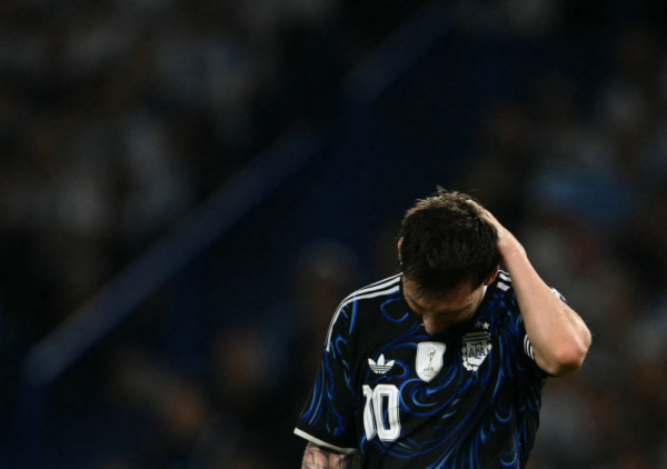 (VIDEO) Lionel Mesi pustio suzu na oproštaju od Argentine: Vulkan tuge na "La Bombonjeri"