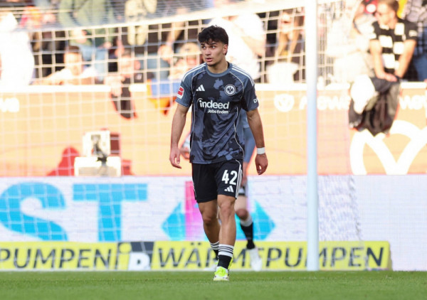 U nemilosti Alberta Rijere: da li Džan Uzun napušta Ajntraht na kraju sezone?