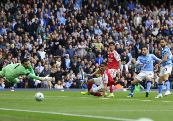 (VIDEO) Smrt, porez i Arsenalova protraćena titula - tri konstante koje izgleda ne mogu da se izbegnu