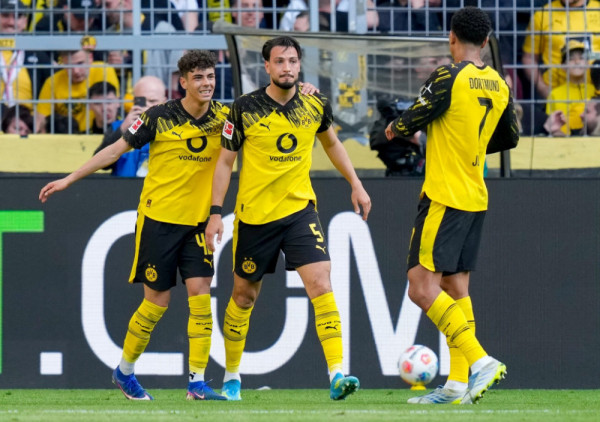 "Poker" Dortmunda: Frajburg pao kao od šale