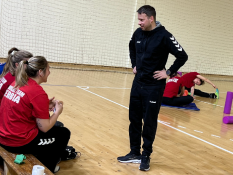 Bregar okupio podmlađenu reprezentaciju: Rukometašice Srbije treniraju u Staroj Pazovi