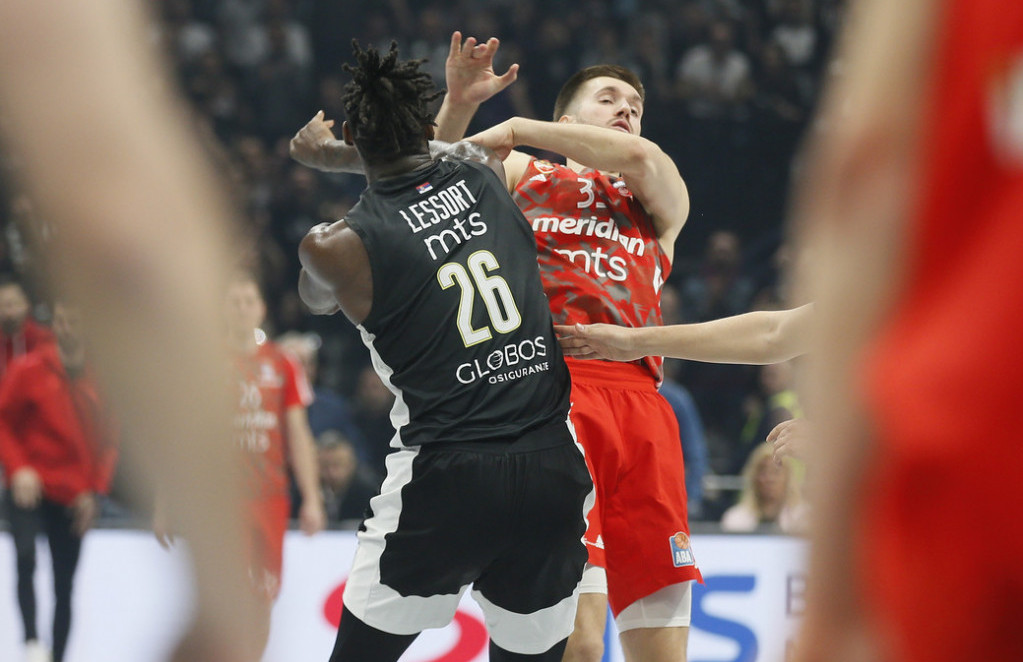 Ako Lesor hoće da bude vođa navijače neka to radi kad završi karijeru: Dragan Jakovljević razočaran ponašanjem centra Partizana