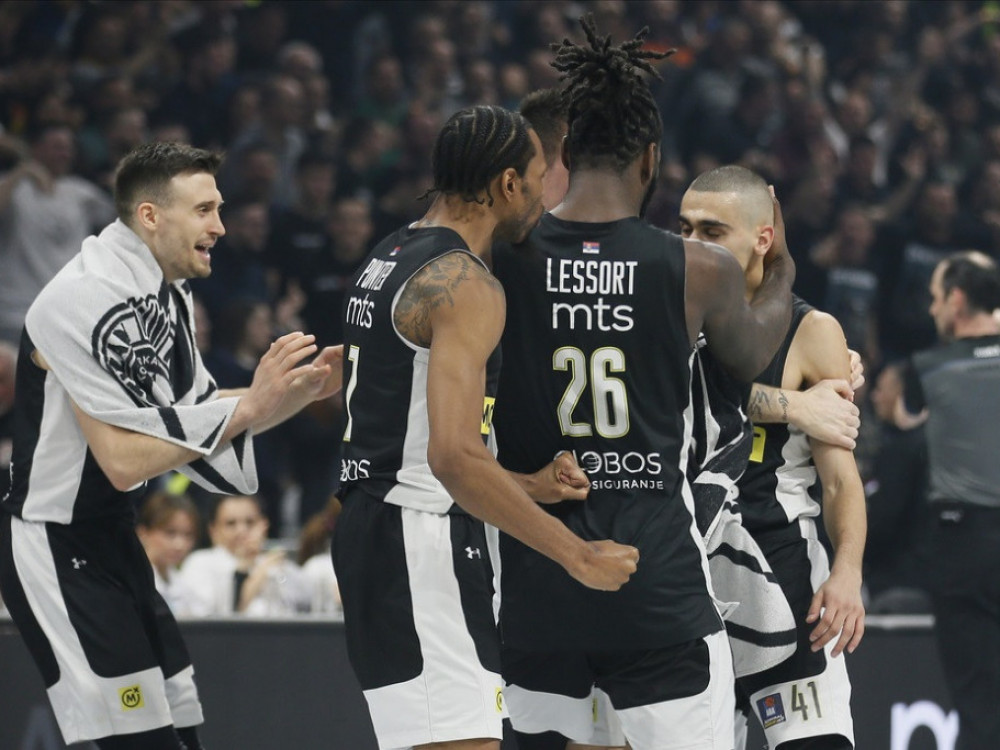 Smeši se Top 8 faza Evrolige: Partizan se vratio iz velikog minusa i pobedio šampiona Evrope u Istanbulu!