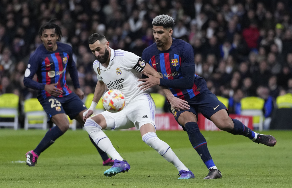 Arauho demantovao glasine da prelazi u Bajern: Čast i privilegija je igrati za Barselonu