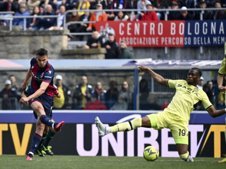 Bolonja efektnim golovima brzo slomila Samardžićev Udineze na "Dal Ari"