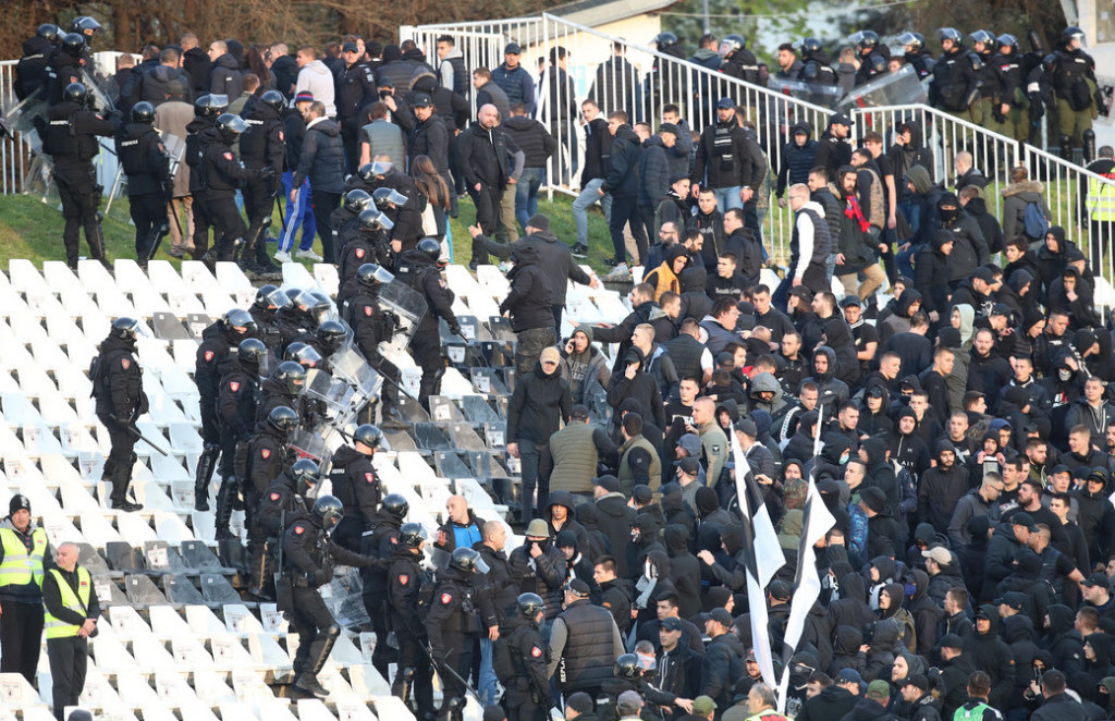 Definitivno se ne igra na Banovom brdu: Čukarički i Partizan neki drugi put, ne zna se kada