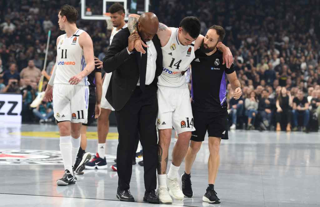 Gabrijel Dek, koji se i ove sezone muči sa povredom kolena