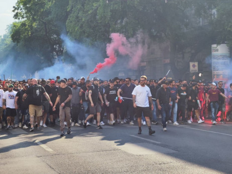 Sve smo bliži finalu: Navijači Sevilje se okupili u centru grada, pristalice Rome već krenule ka stadionu