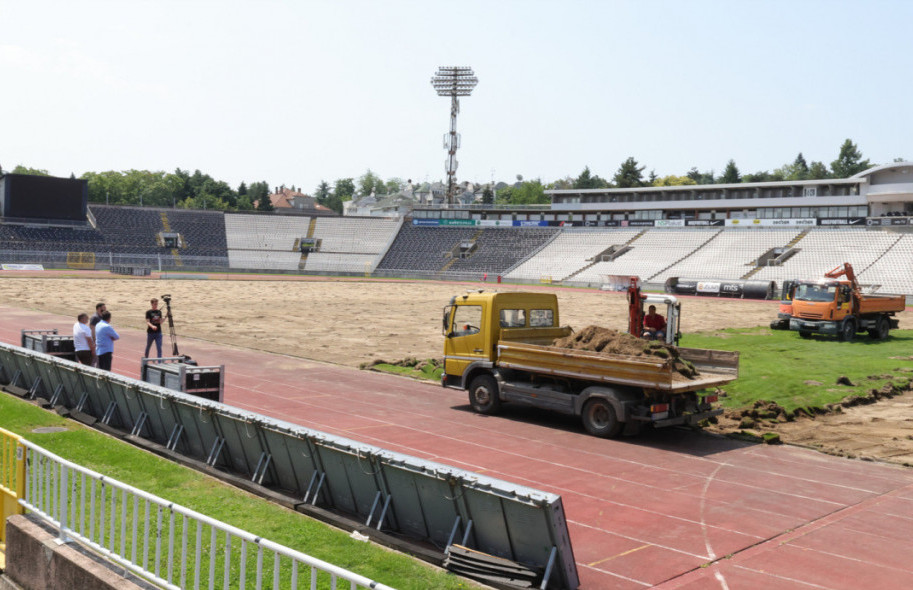 Veliki radovi u Humskoj: Partizan dobija novu travnatu podlogu