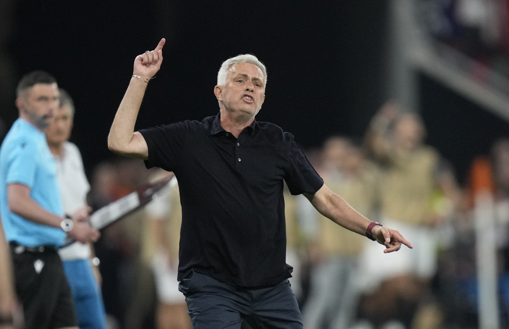 Stigla kazna za Murinja, Roma bez glavnog trenera na naredne četiri evropske utakmice