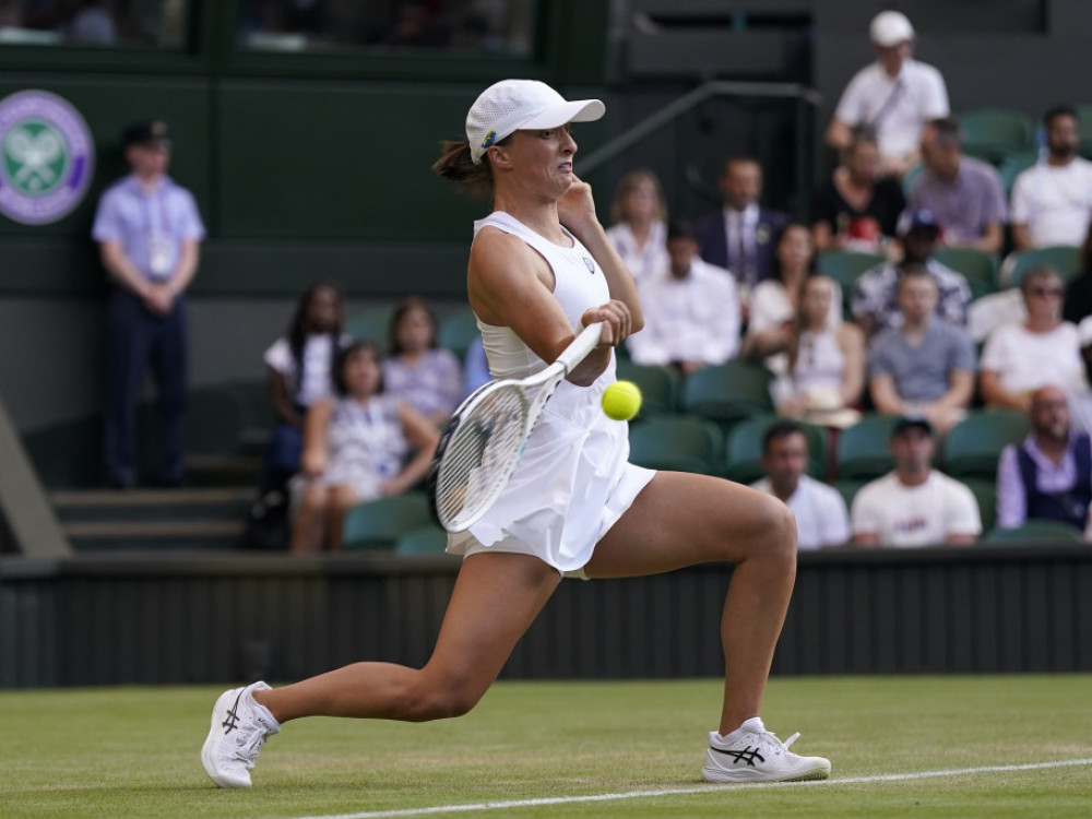 Iga Švjontek u četvrtfinalu posle velike borbe: Belinda Benčić pokazala zube, ali doživela eliminaciju sa Vimbldona