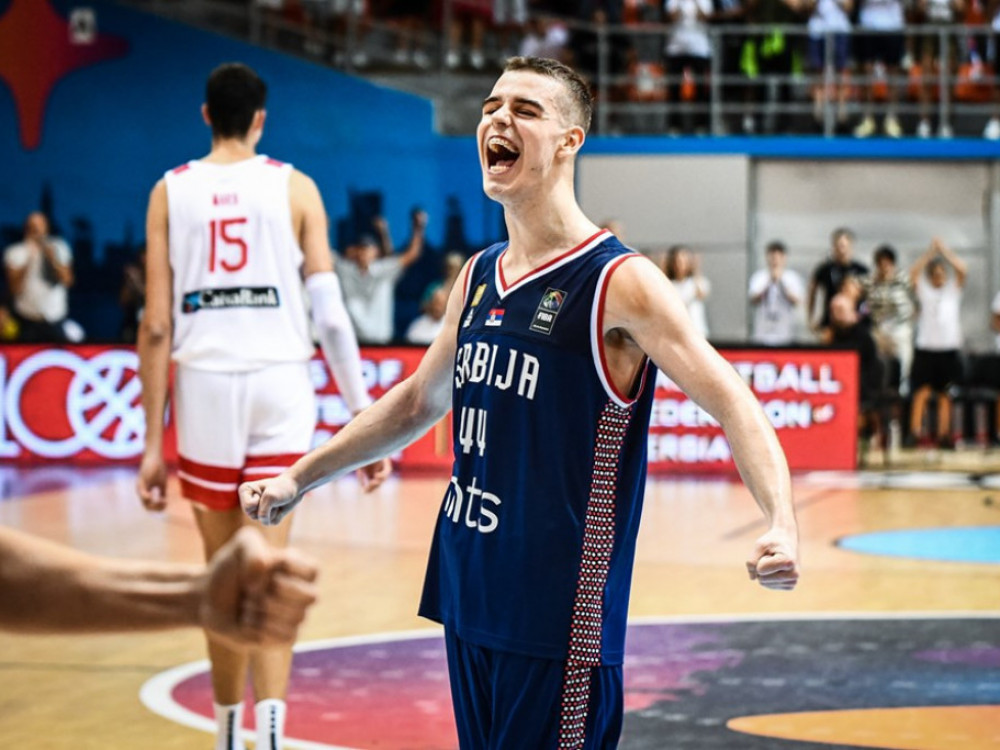 Srpski košarkaš Nikola Topić