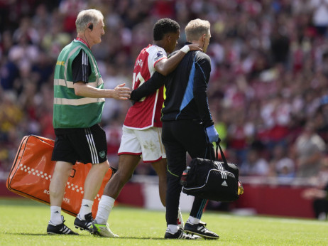 Timbera izgleda čeka duža pauza, Arsenal opet mora u kupovinu defanzivca