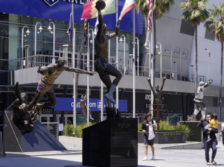 Došao je red i na njega: Kobi Brajant dobija statuu ispred dvorane LA Lejkersa