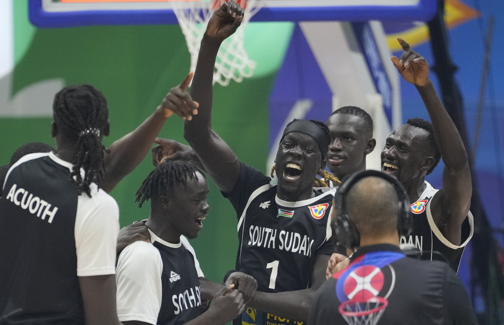 Istorija na Mundobasketu, Sudan overio vizu za OI: Australija spustila rampu Egipćanima