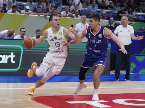 Protiv Amerikanaca zveri, protiv Srbije sićušni: "Orlovi" očerupali Litvance, oduševljena FIBA pecka poraženi tim