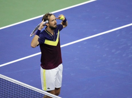 Ruski teniser Danil Medvedev pobedio Aleksandra Zvereva i izborio finale Pekinga