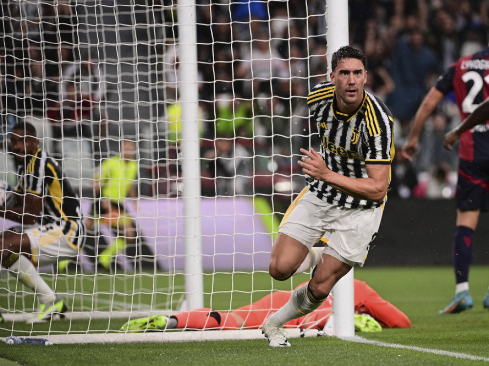 Novi ugovor za Vlahovića je spreman: Juventus želi da zadrži srpskog napadača
