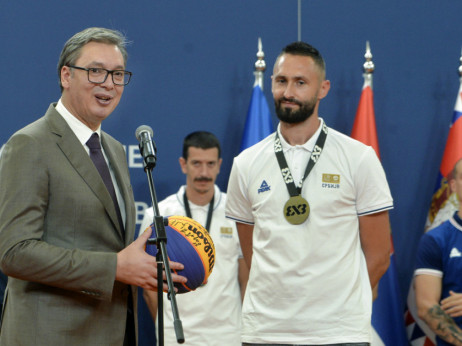 I basketašima po 200.000 evra za olimpijsko zlato: Predsednik Aleksandar Vučić ne pravi razliku između košarkaša i njihovih kolega