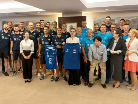 "Olrovi" u poseti ambasadi Srbije u Japanu: Ambasadorka Aleksandra Kovač poželela uspeh u kvalifikacijama za OI
