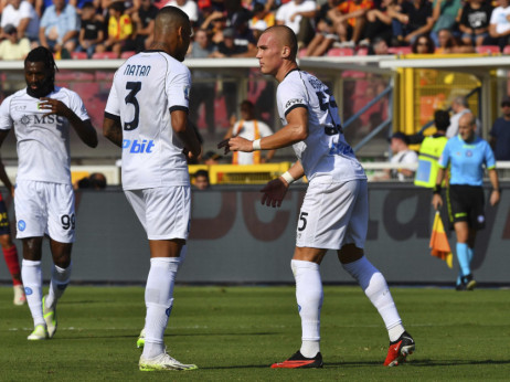 Vratio se Napoli: Četiri gola za sigurnu pobedu protiv Lećea
