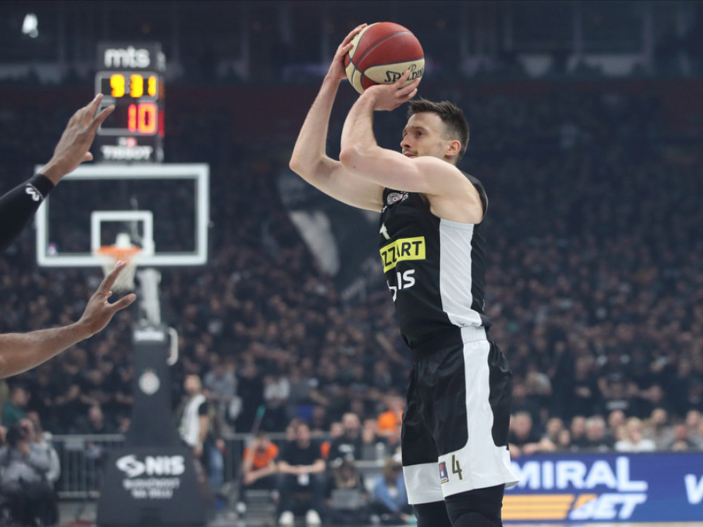 Avramović i Ledej srušili Zvezdu u Areni: Partizan slavio u prvom ovosezonskom derbiju!