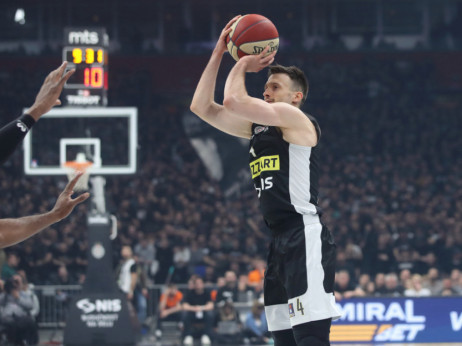 Avramović i Ledej srušili Zvezdu u Areni: Partizan slavio u prvom ovosezonskom derbiju!