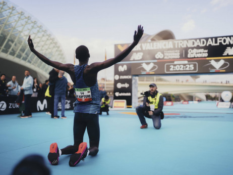 Kelvin Kiptum Čerijot novi kralj maratonskih trka: Svetski rekord "probijen" za čak pola minuta