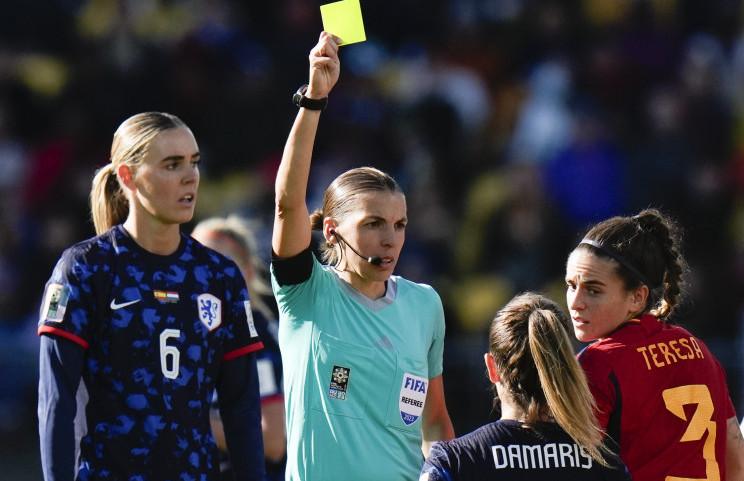 Istorija na Vembliju: Stefani Frapar će biti prva žena koja će kao glavni arbitar suditi jedan meč muških reprezentacija