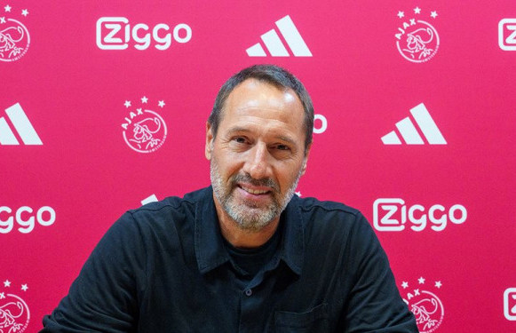 Džon Van het Šip napušta mesto trenera Ajaksa