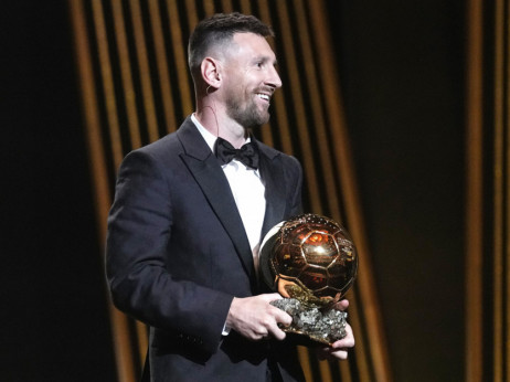 Lionel Mesi uvećao rekordnu kolekciju Zlatnih lopti: Argentinac osmi put obeležio fudbalsku sezonu