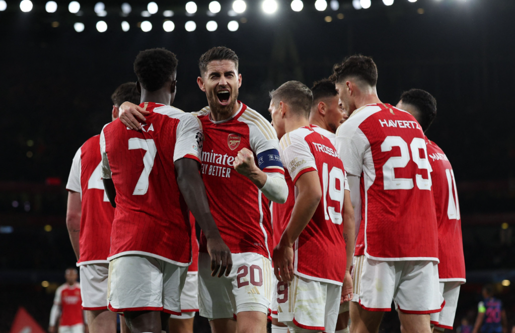 (VIDEO) Liga šampiona grupa B: Arsenal na korak od osmine finala, PSV i Lans vrebaju drugo mesto