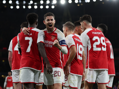 (VIDEO) Liga šampiona grupa B: Arsenal na korak od osmine finala, PSV i Lans vrebaju drugo mesto