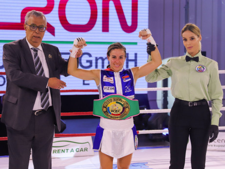 Srpska bokserka Nina Radovanović osvojila profesionalnu WBC titulu