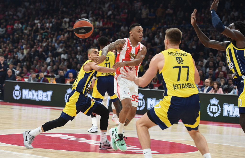 Košarkaš Crvene zvezde Jago Dos Santos bio je odličan protiv Fenerbahčea