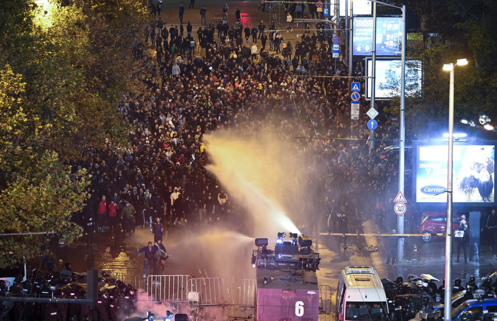 Neredi u Sofiji ispred stadiona Vasil Levski