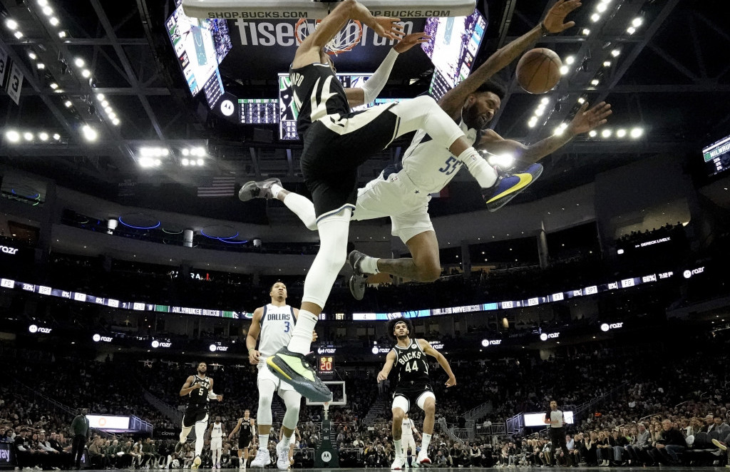 Janis ušao u istoriju NBA lige: Niko mlađi od njega nije imao više od 16.000 poena, 7.000 skokova i 3.000 asistencija