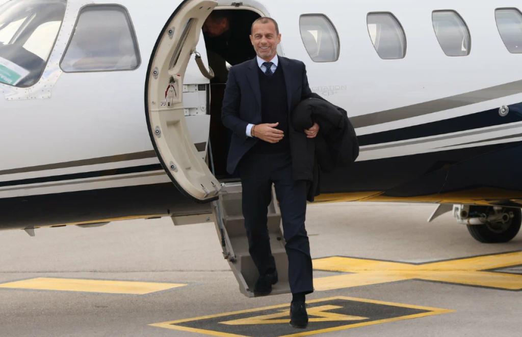 Aleksander Čeferin stigao na aerodrom u Nišu