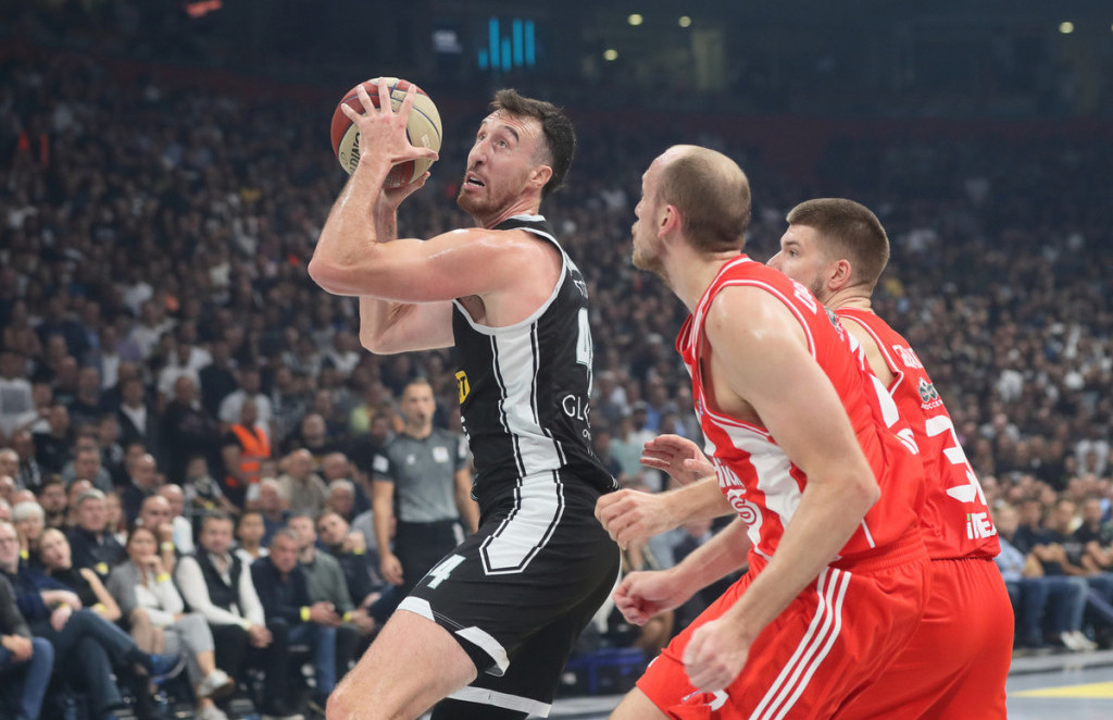 Dupli program srpskih klubova u Evroligi: Partizan gostuje Efesu, Zvezda čeka Olimpiju