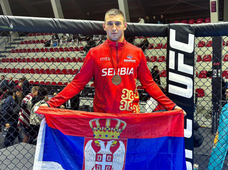 Srpski MMA nastavlja da piše istoriju: Peta svetska medalja i zastava Srbije u Tirani