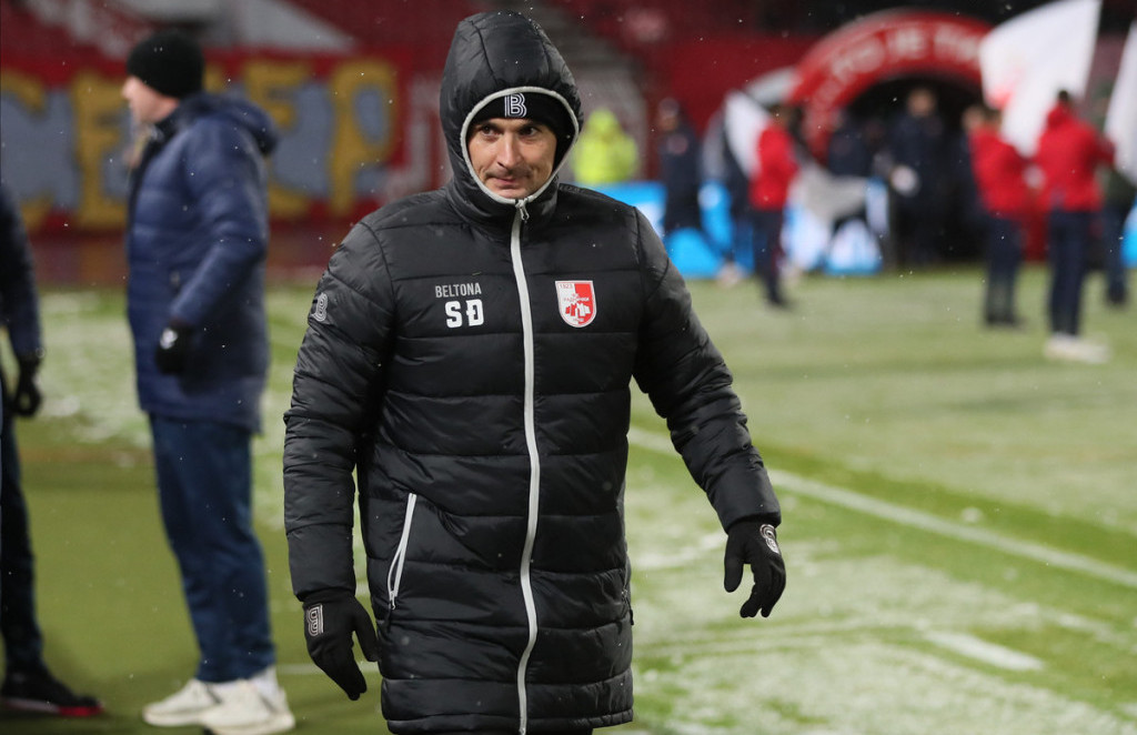 Slavoljub Đorđević, trener Radničkog iz Niša, na stadionu