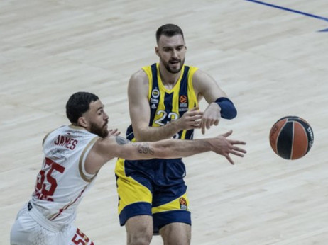 Gudurićev Fener srušio Marinkovićevu Baskoniju, Olimpijakos bolji od Žalgirisa