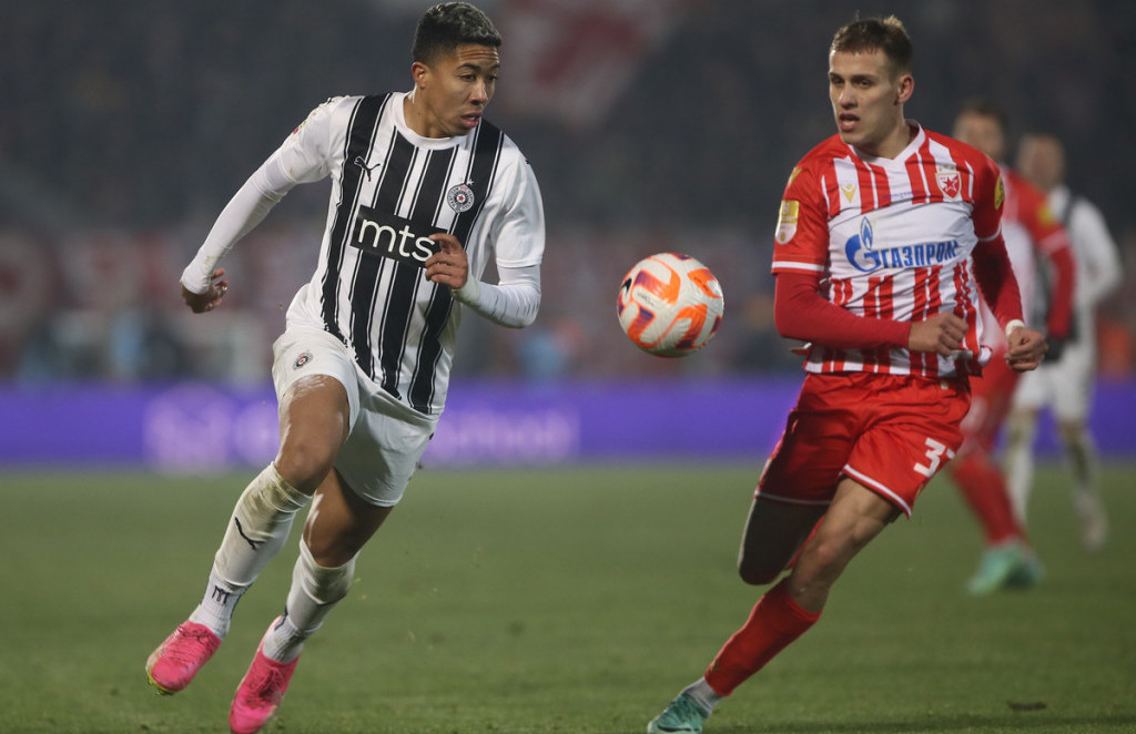 Mateus Saldanja (FK Partizan) i Vladimir Lučić (FK Crvena zvezda)