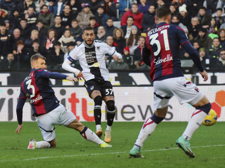 (VIDEO) Udineze "pojeo" Bolonju u najboljoj partiji sezone i ostvario prvi trijumf na "Bluenerdžiju"