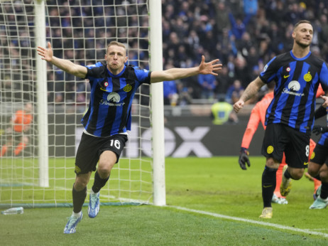 (VIDEO) Inter preživeo Veronu na "Meaci": Fratezi u nadoknadi doneo tri boda, gosti promašili penal u 99. minutu